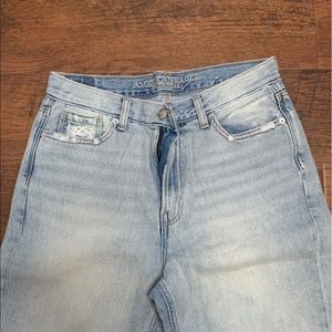light wash vintage mom jean